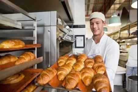 如何判断一款面包正确的烘焙温度？