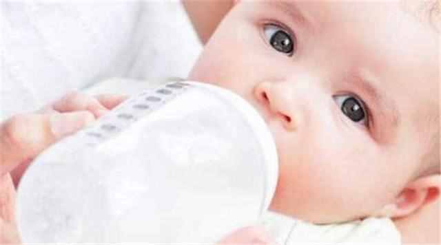 配方奶需要喝到宝宝多大？宝宝什么时候可以喝纯奶？