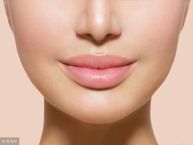 嘴唇上有皱纹是怎么回事，防止嘴角纹的日常方法