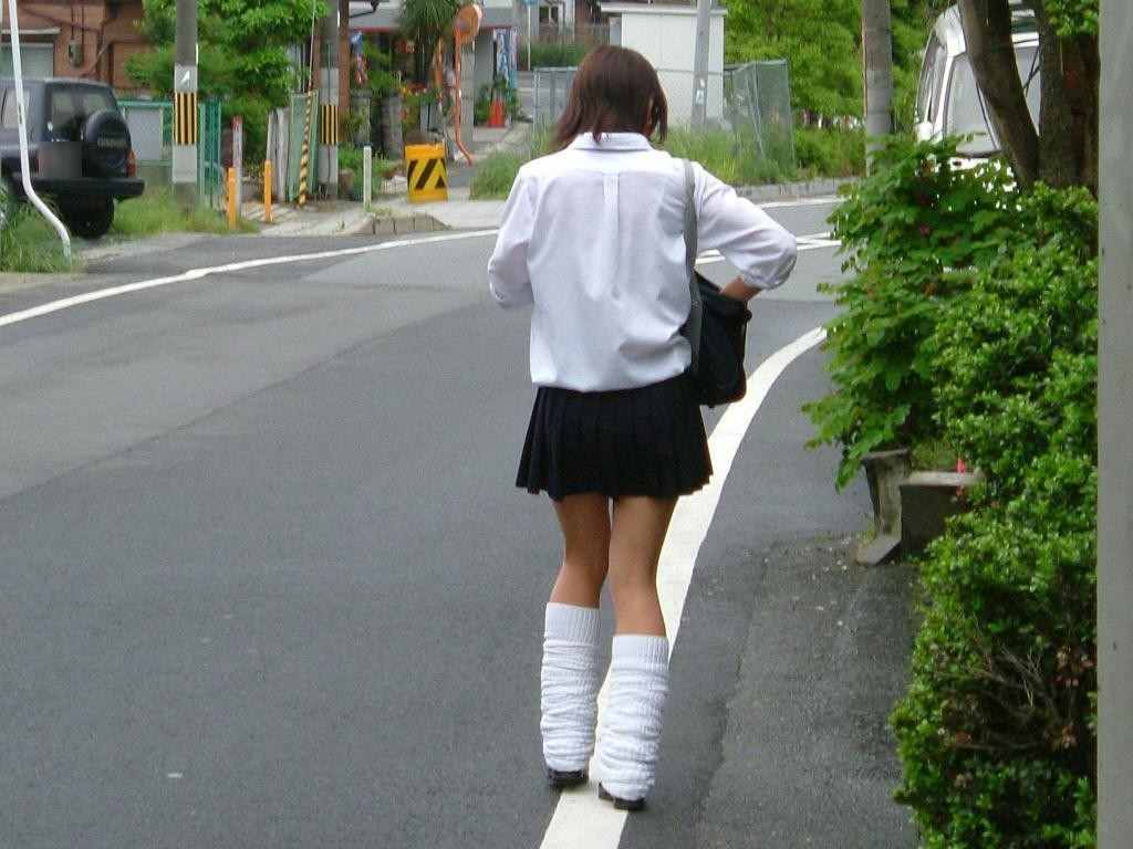 世界上最短的裙子，日本校裙短出天际让人鼻血四溅