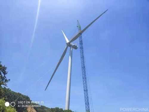 3.6兆瓦！国内陆上单机容量最大风力发电机组首台风机顺利吊装