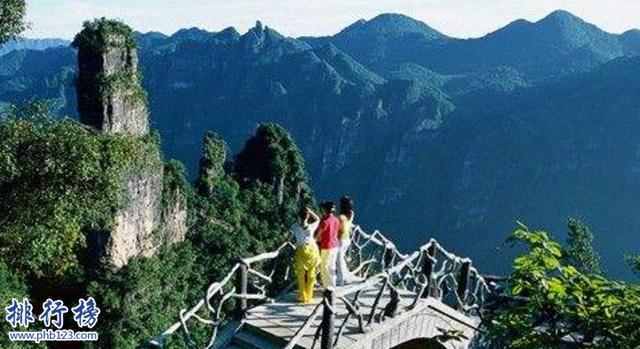 武汉周边十大著名旅游景点景，神龙架位于湖北保康县这里传说有野人