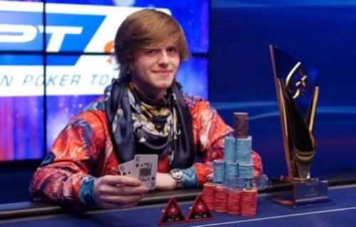 玩扑克牌赚钱：小伙拥超人数理天赋 4年赚千万元