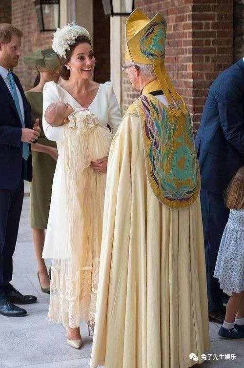 英国王位继承权排序，哈里王子竟排在刚出生的婴儿后面！
