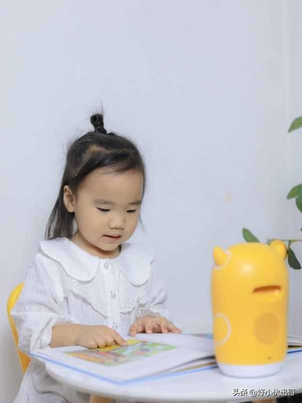 如何选购一台优质早教机帮助宝宝语数英全面发展？