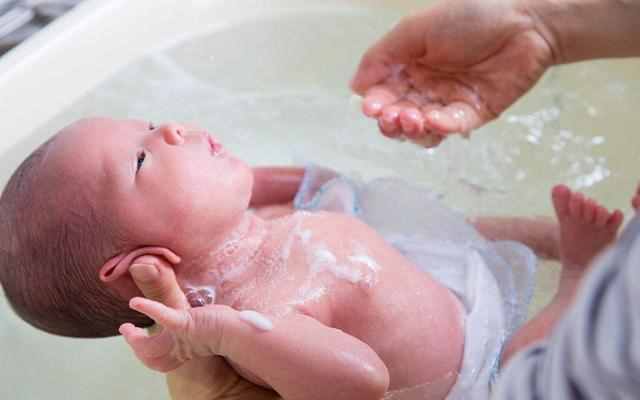 新生儿湿疹的原因及正确处理方法，建议新手父母收藏