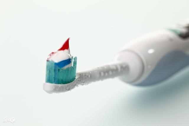 十大电动牙刷品牌榜中榜，电动牙刷排行榜，电动牙刷哪个牌子好