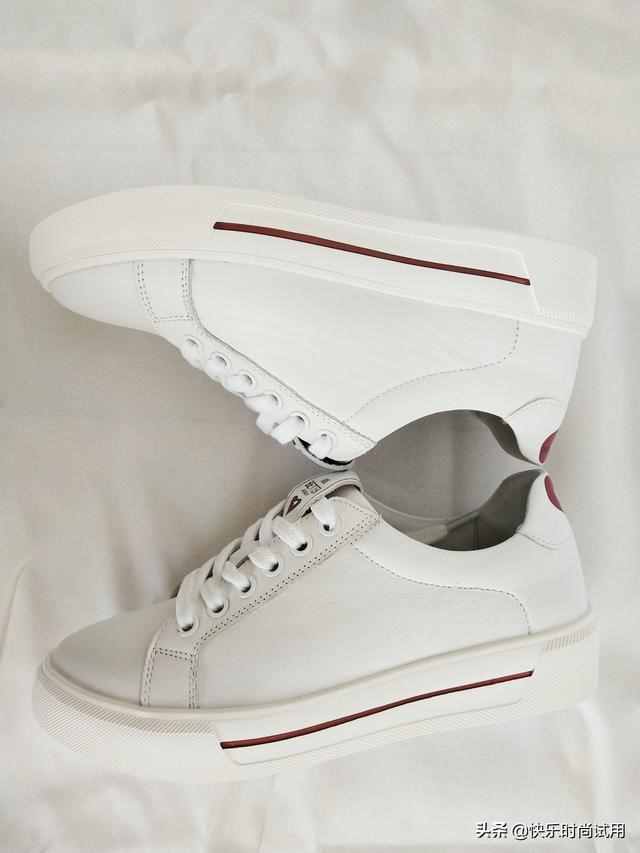 什么牌子的小白鞋好看质量好，百思图2019春系带女小白鞋试用介绍