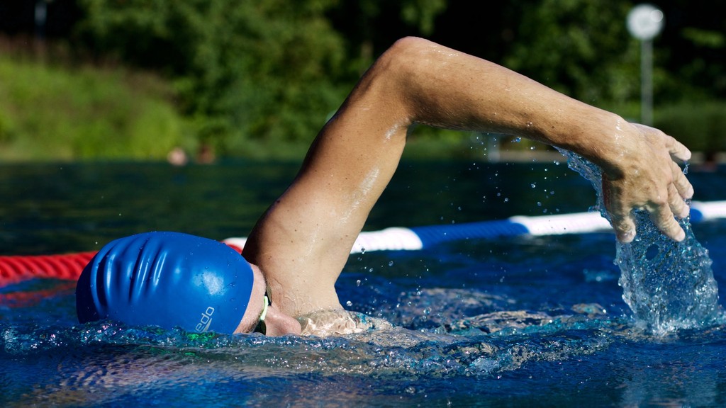 跑步游泳哪个更减肥_跑步和游泳结合减肥_游泳和跑步哪个减肥效果好