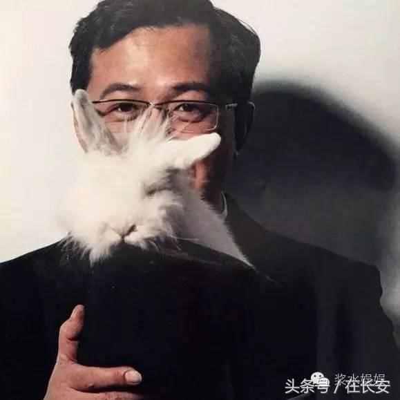 和卓伟抢“中国第一狗仔”的“名侦探赵五儿”究竟何许人也？