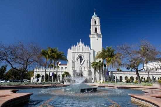 圣地亚哥大学，美国最美丽的校园之一，罗马天主教大学