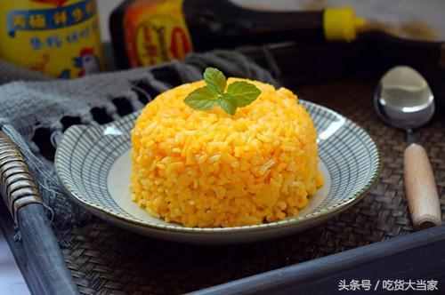 黄金炒饭怎么做才是金黄色的？米饭这样做，看看剩饭的终极逆袭！