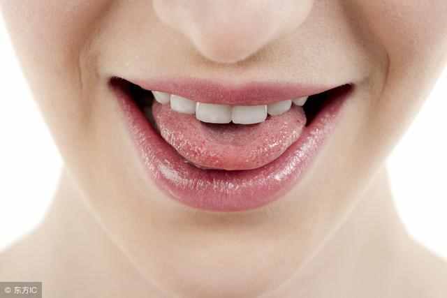 舌头中间发黑是什么原因导致的？祸根可能是这几个