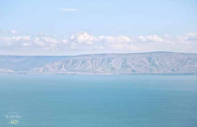 地球海拔最低的淡水湖，以色列的生命之湖，游客慕名而来