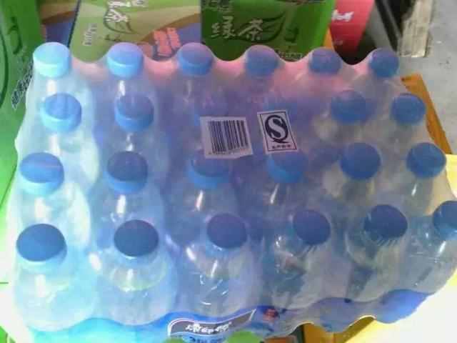 超市里24瓶康师傅矿泉水只要9元，一瓶4毛不到，为什么这么便宜？