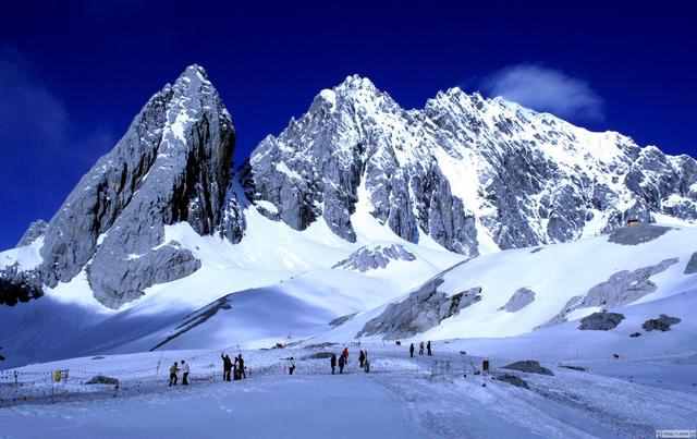 为何珠峰已被成功征服，而海拔5596米的玉龙雪山却至今无人登顶？