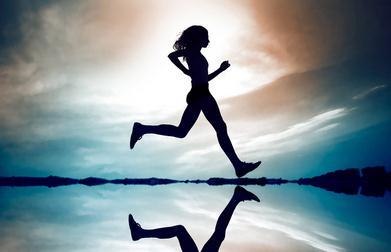 跑步5km消耗热量_跑步一公里消耗的热量_跑步健身热量消耗图