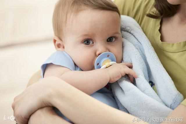 宝宝在什么时侯使用安抚奶嘴？安抚奶嘴有什么作用？