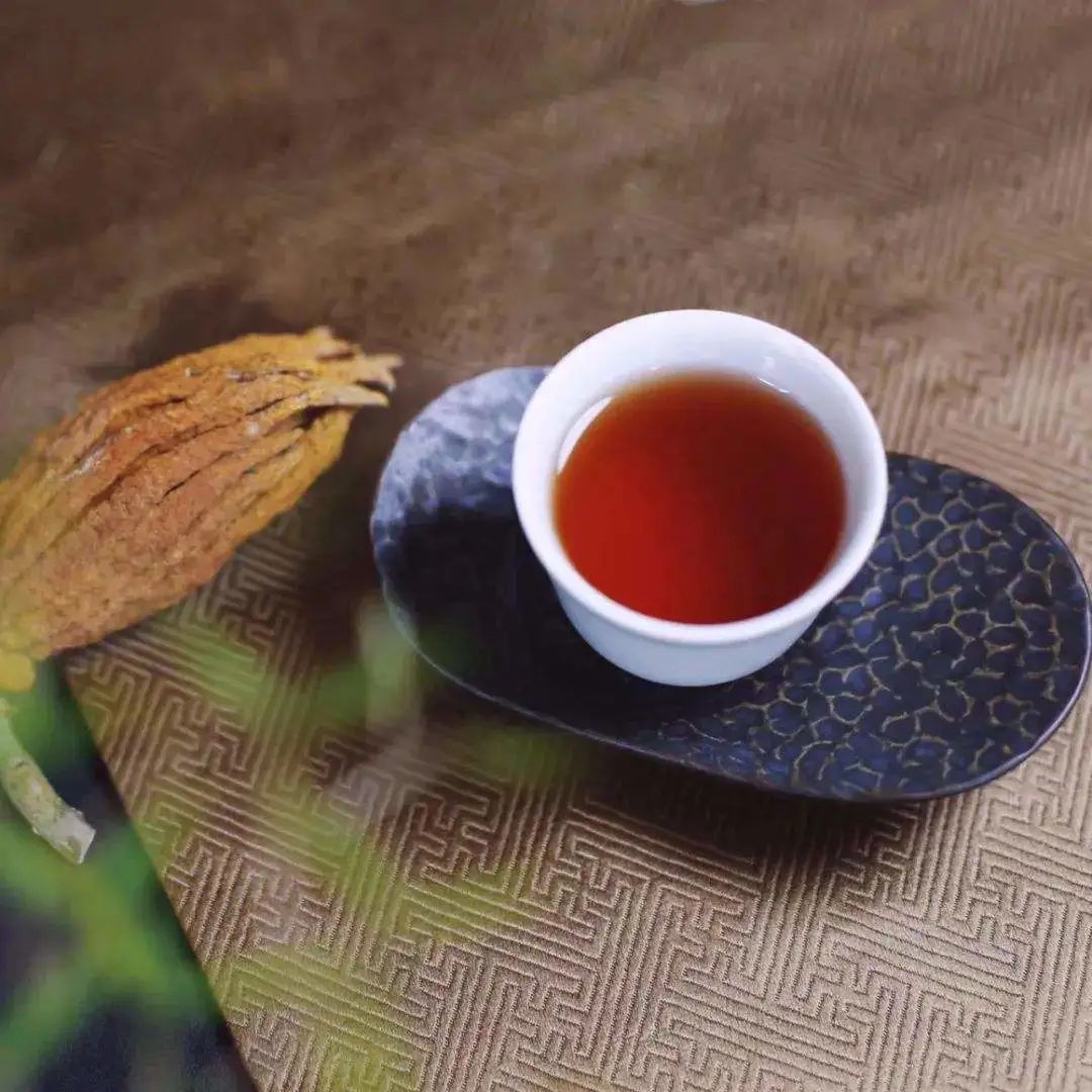 喝什么茶排毒效果最好（体内毒素多，排毒养颜喝什么茶最好？）