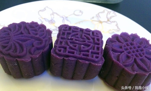 紫薯冰皮月饼做法（紫薯冰皮月饼的正宗做法，软糯香甜，制作简单，一看就会）