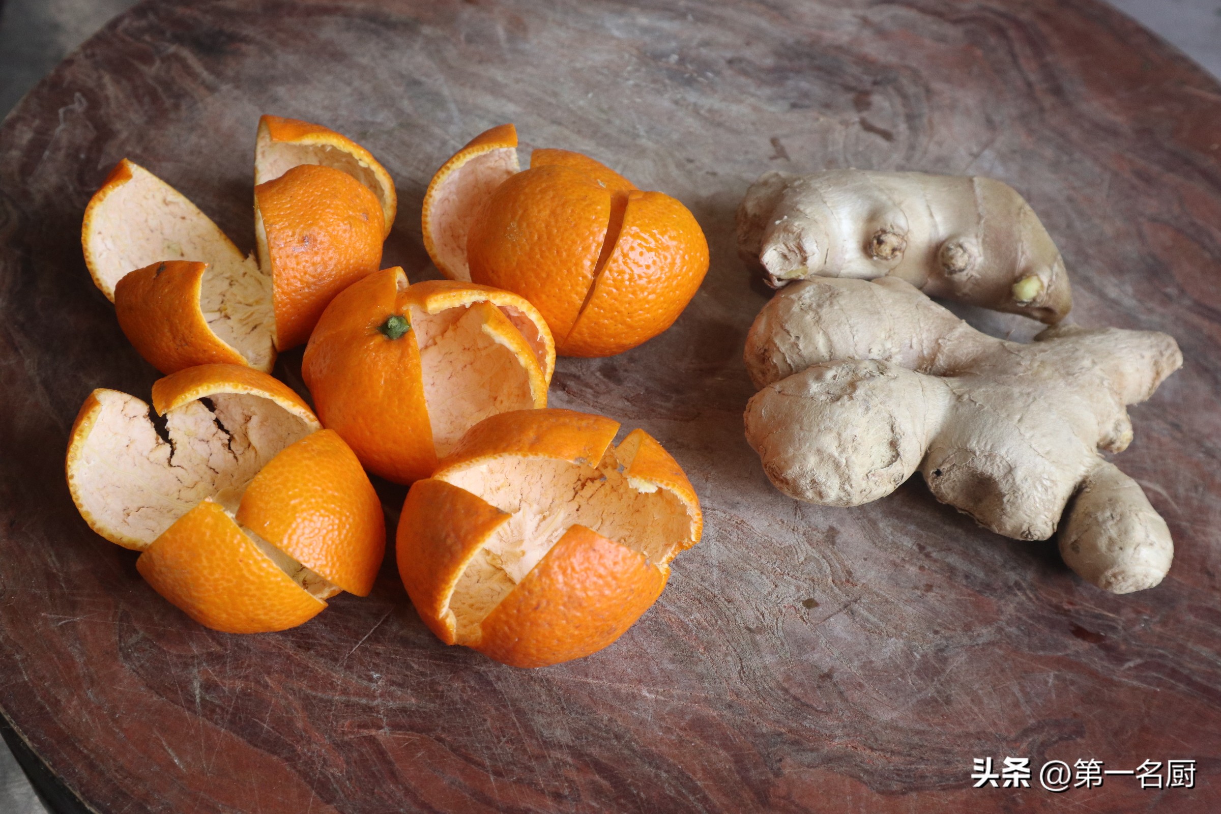 橘子皮加生姜泡水有什么功效（冬天，生姜和橘子皮是绝配，记得每周泡几次，好多人不知道有啥用）