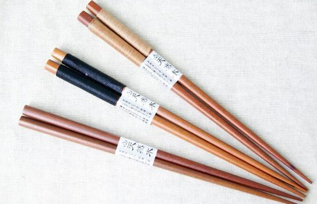 筷子最早是谁发明的 历史上筷子是怎么被发明出来的？
