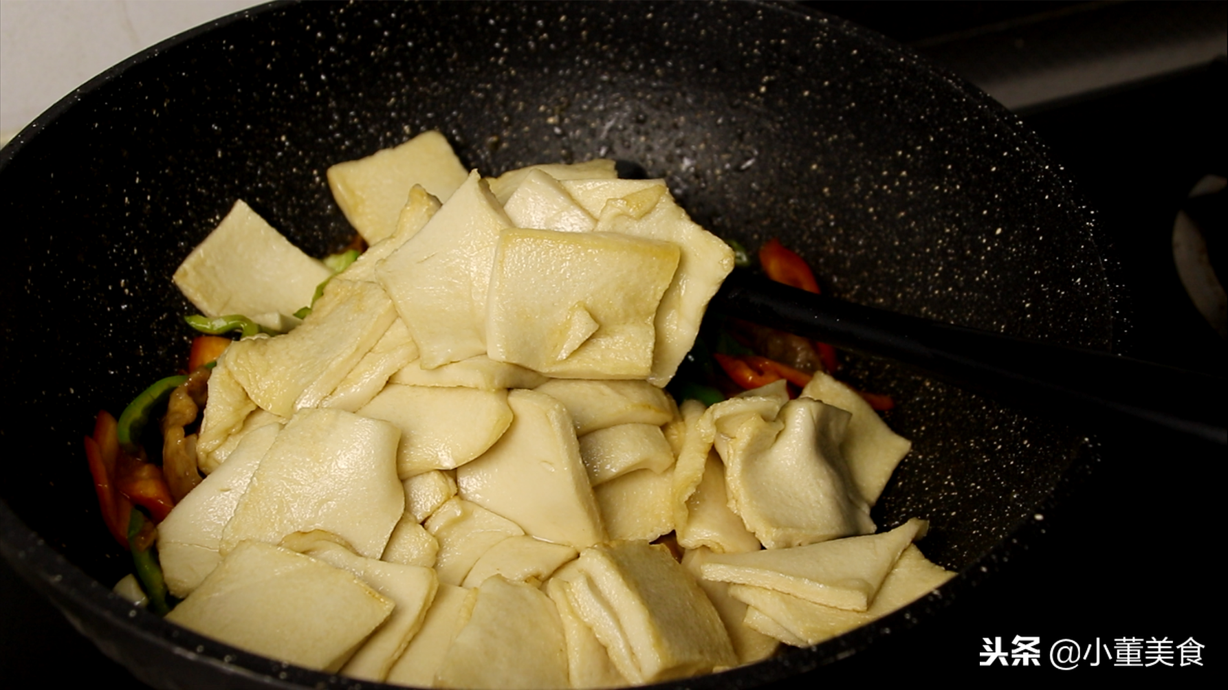 这才是干锅千叶豆腐最简单的做法，鲜香美味，下酒又下饭，比吃肉都香