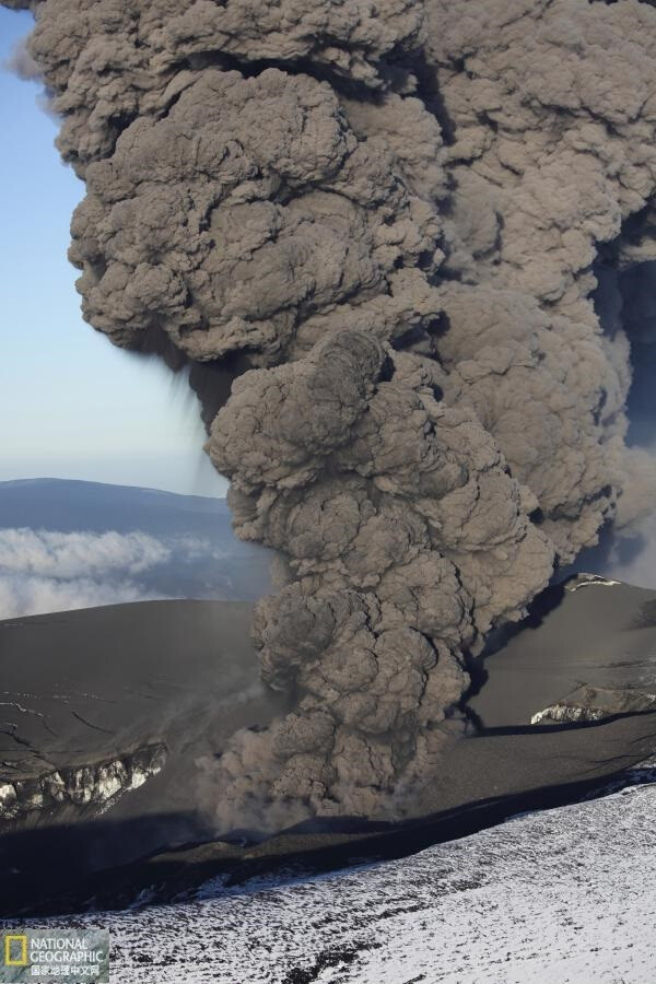 _印尼默拉皮火山爆发_印尼爬火山