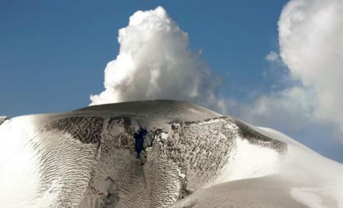 印尼默拉皮火山爆发__印尼爬火山