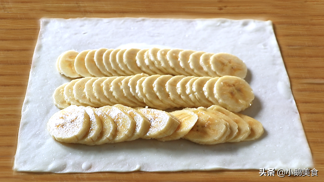 香蕉和面粉做饼最简单做法，简单2步就搞定，想废都难