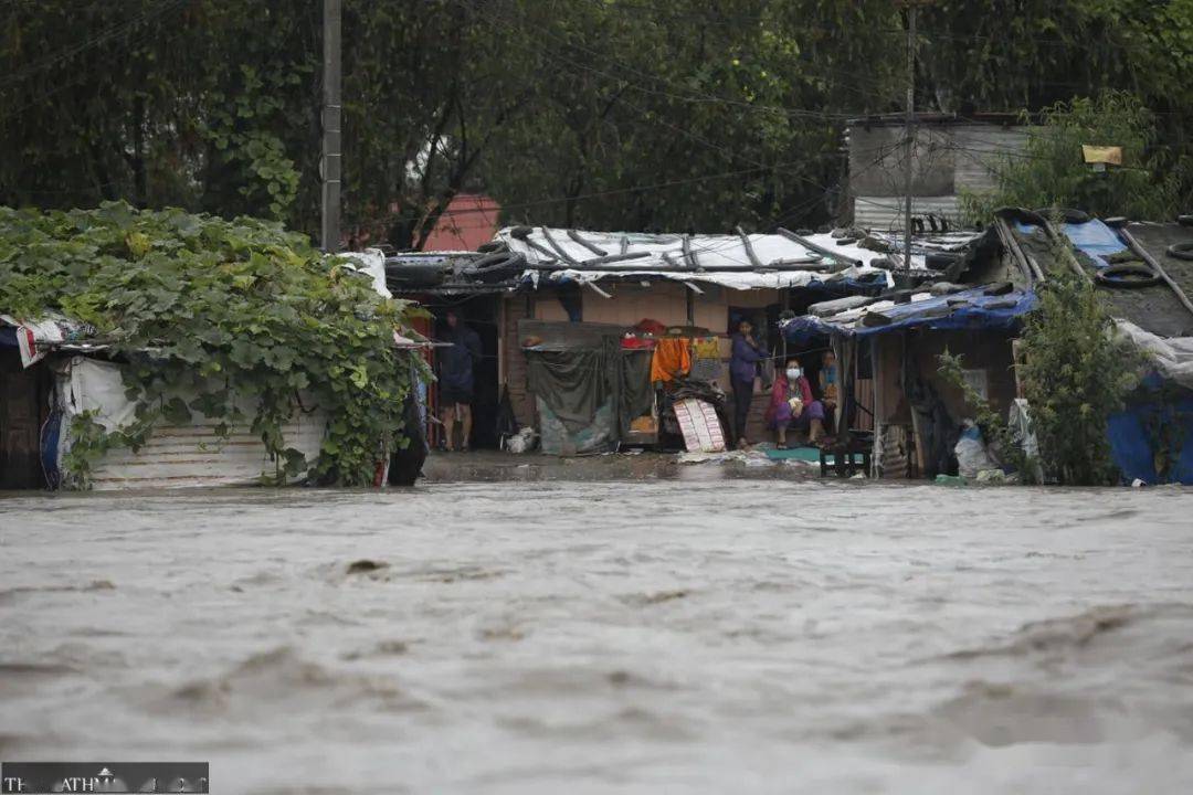 _印度西部暴雨已致138人死亡_雅安暴雨致6人失联2人被埋