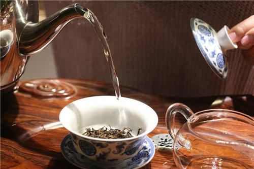 泡茶用水有什么讲究（好茶需要好水，好水方能泡出好茶，泡茶用水的讲究）