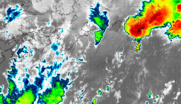 台风路径实时发布系统十三号卫星云图 台风鸳鸯将水淹日本
