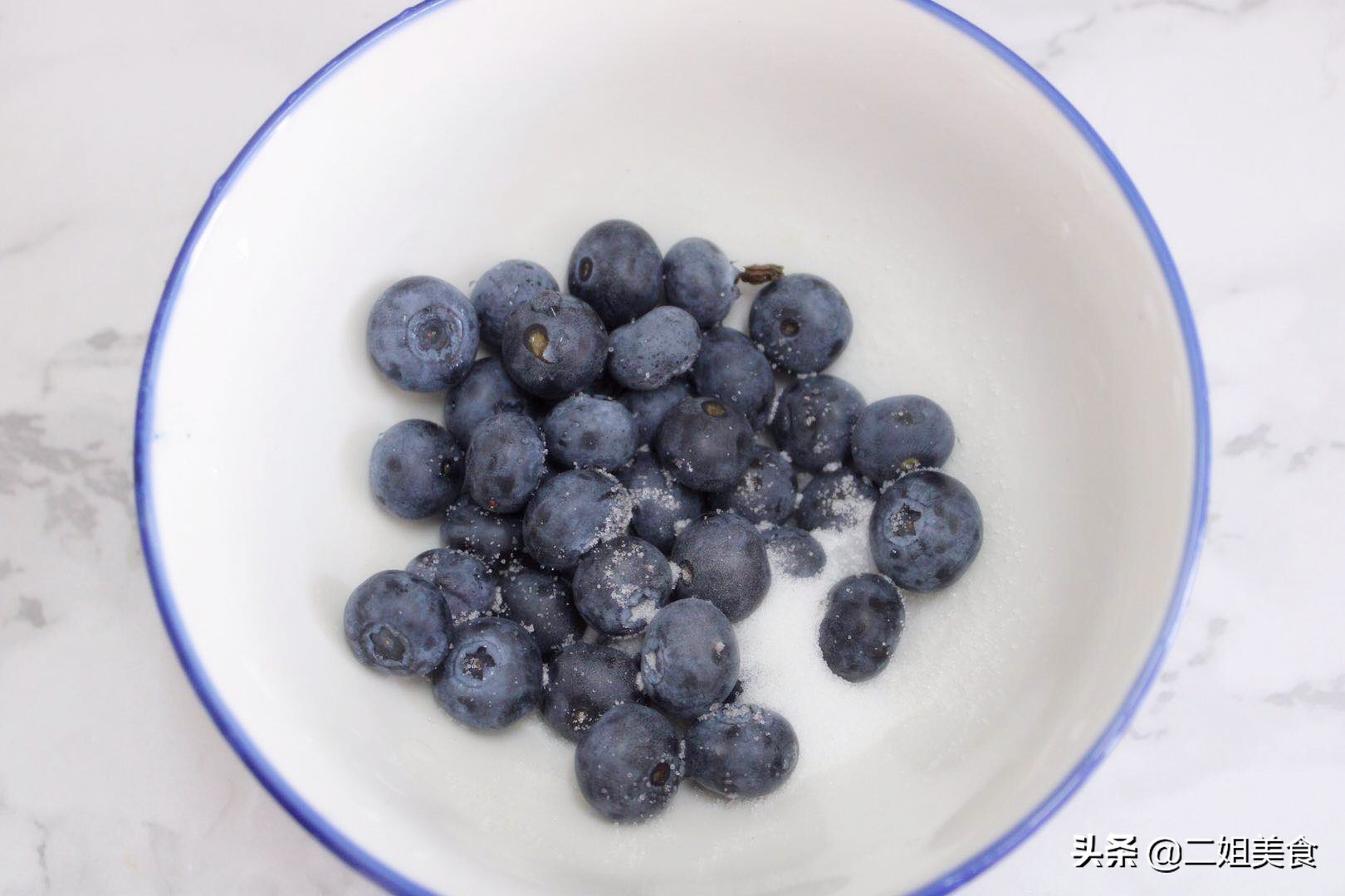 蓝莓需要洗吗还是直接吃（蓝莓表面的白霜是什么？到底要不要清洗？果农告诉您，别随便洗了）