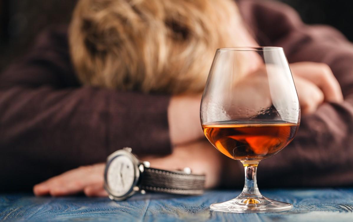 醉酒后怎么办 怎么解酒，浓茶、喝醋、汽水？这些解酒方式都是错的