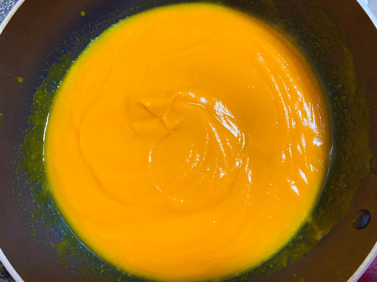 南瓜汤做法（4种南瓜汤的做法，不加淡奶油也香浓柔滑，天冷想喝不用跑餐厅了）