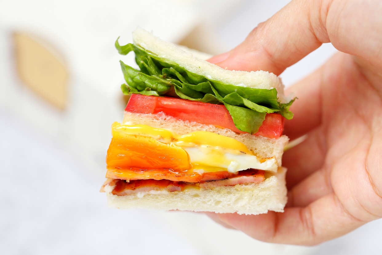 自制三明治，十分钟上桌比外卖健康多了
