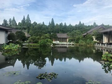 杭州西湖附近的酒店便宜点的__杭州西湖附近酒店和小吃推荐