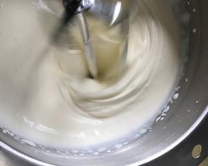 如何打发淡奶油 教你几种打发淡奶油不易化的秘诀！一看就懂