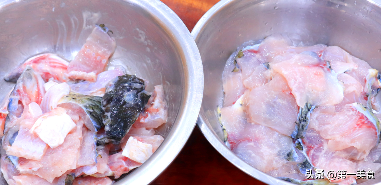 水煮鱼怎么做？只服这种做法，鱼肉鲜嫩香辣入味，一大盆不够吃