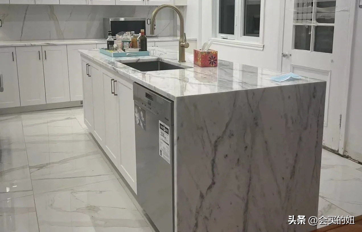 厨房装修台面用什么材料好  ：不锈钢、石英石、岩板和大理石你选择哪种？