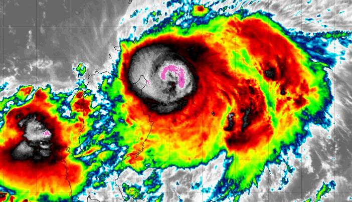 9号台风路径实时发布系统卫星云图 台风苏拉已经睁开台风眼