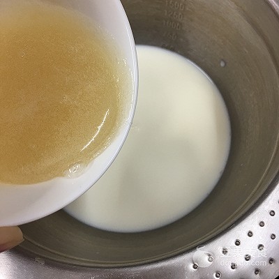 牛奶果冻的制作方法分享给你，喜欢别错过哦！