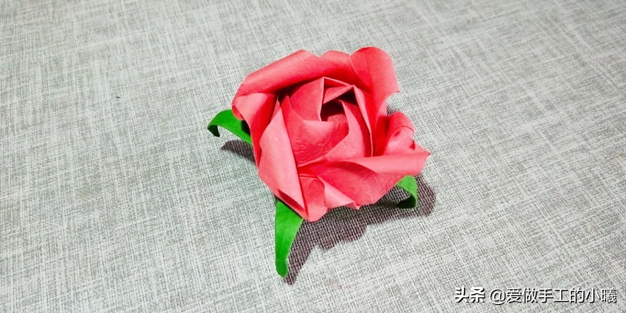 玫瑰花手工制作（手工教程：漂亮的玫瑰花折纸图解，简单易学，快来试试）